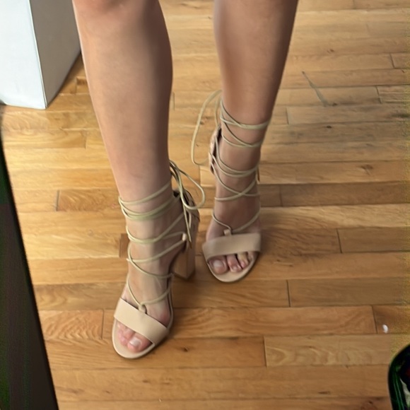 Nude lace up heels - Picture 3 of 3